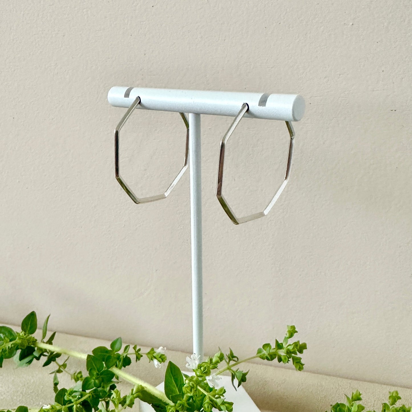 SILVER GEO HOOPS | LARGE
