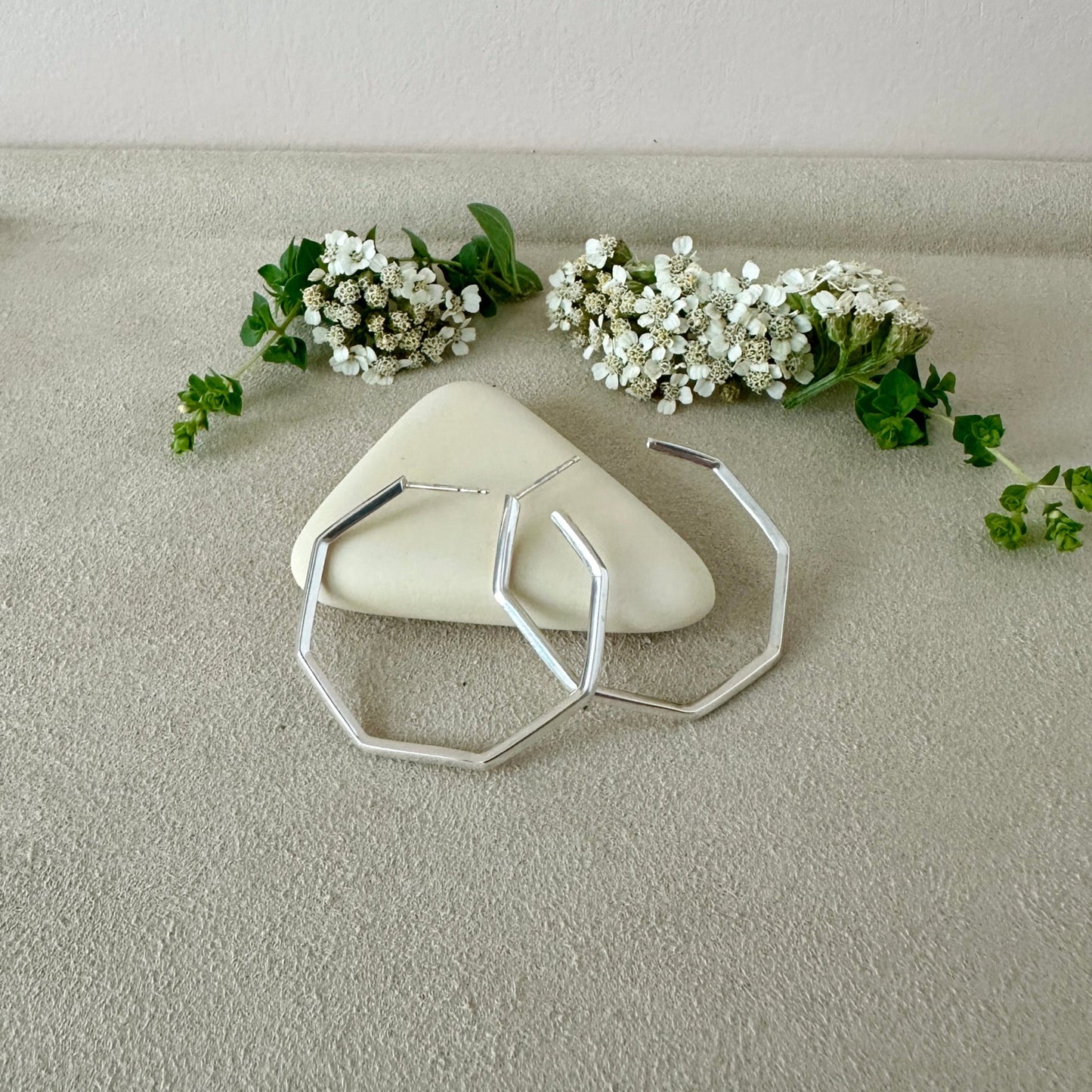 SILVER GEO HOOPS | LARGE