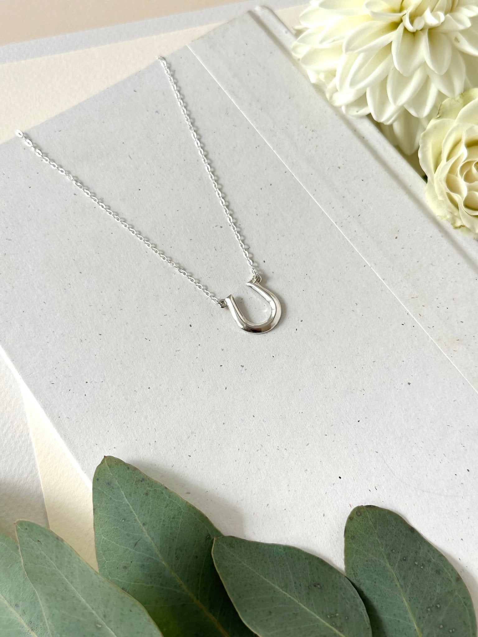 SILVER GEO HORSESHOE NECKLACE - Sarah Cecelia Jewelry & Metal Goods